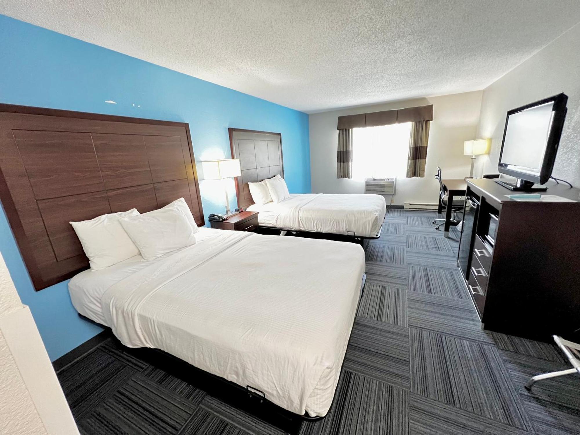 Baymont By Wyndham Marinette Hotel Bagian luar foto