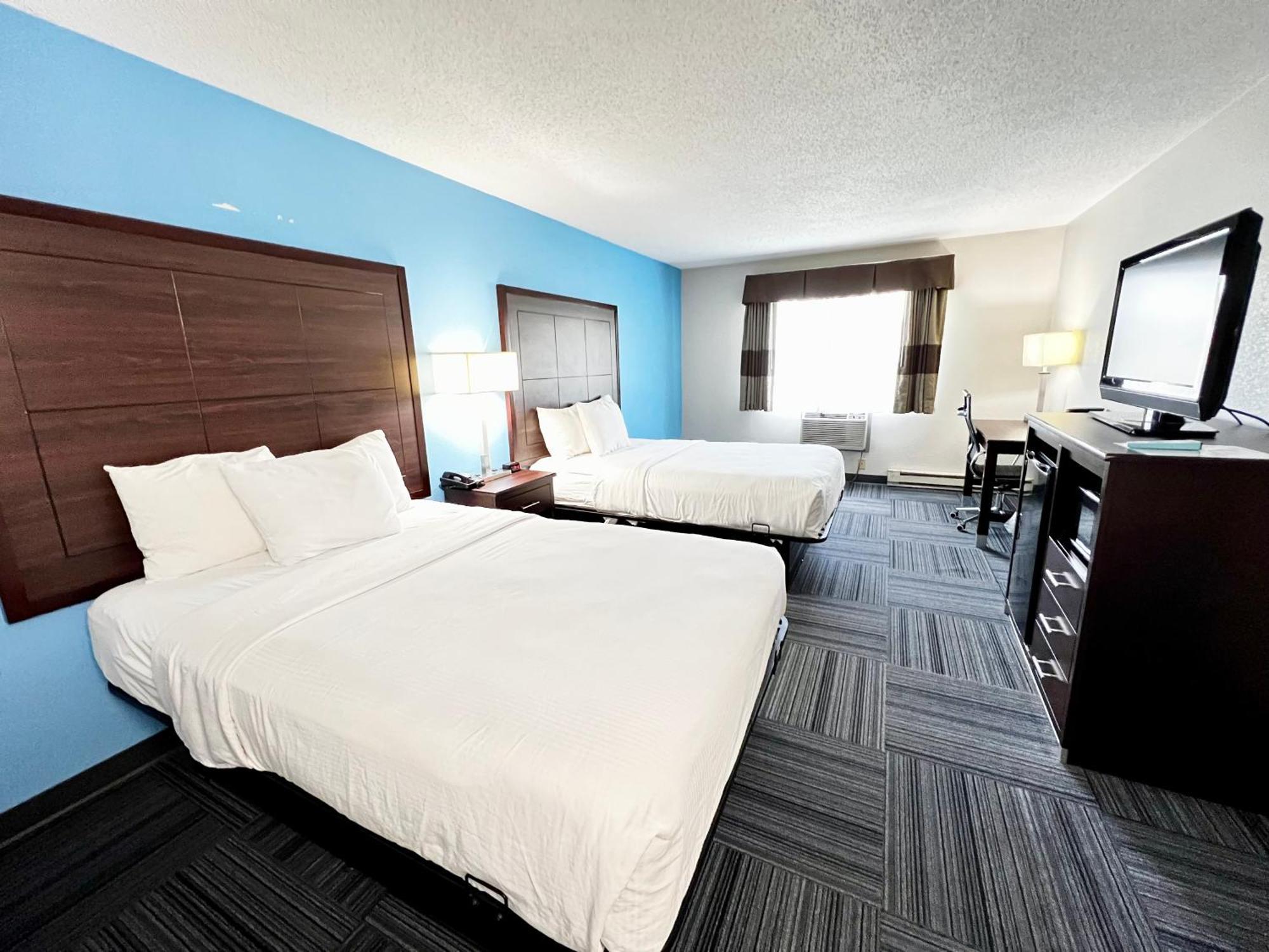 Baymont By Wyndham Marinette Hotel Bagian luar foto