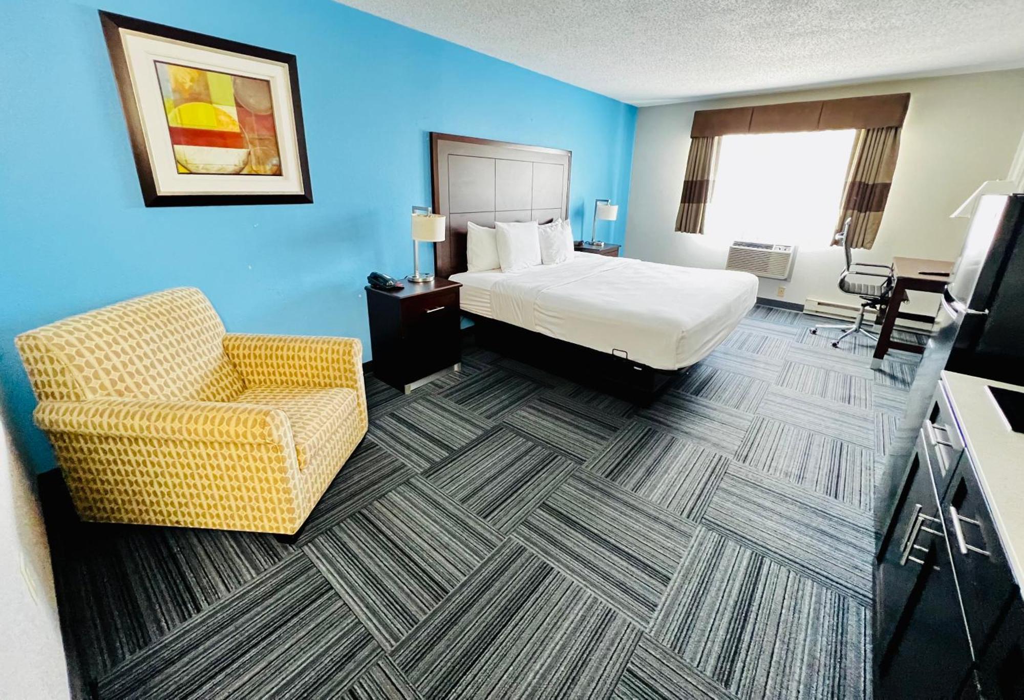 Baymont By Wyndham Marinette Hotel Bagian luar foto