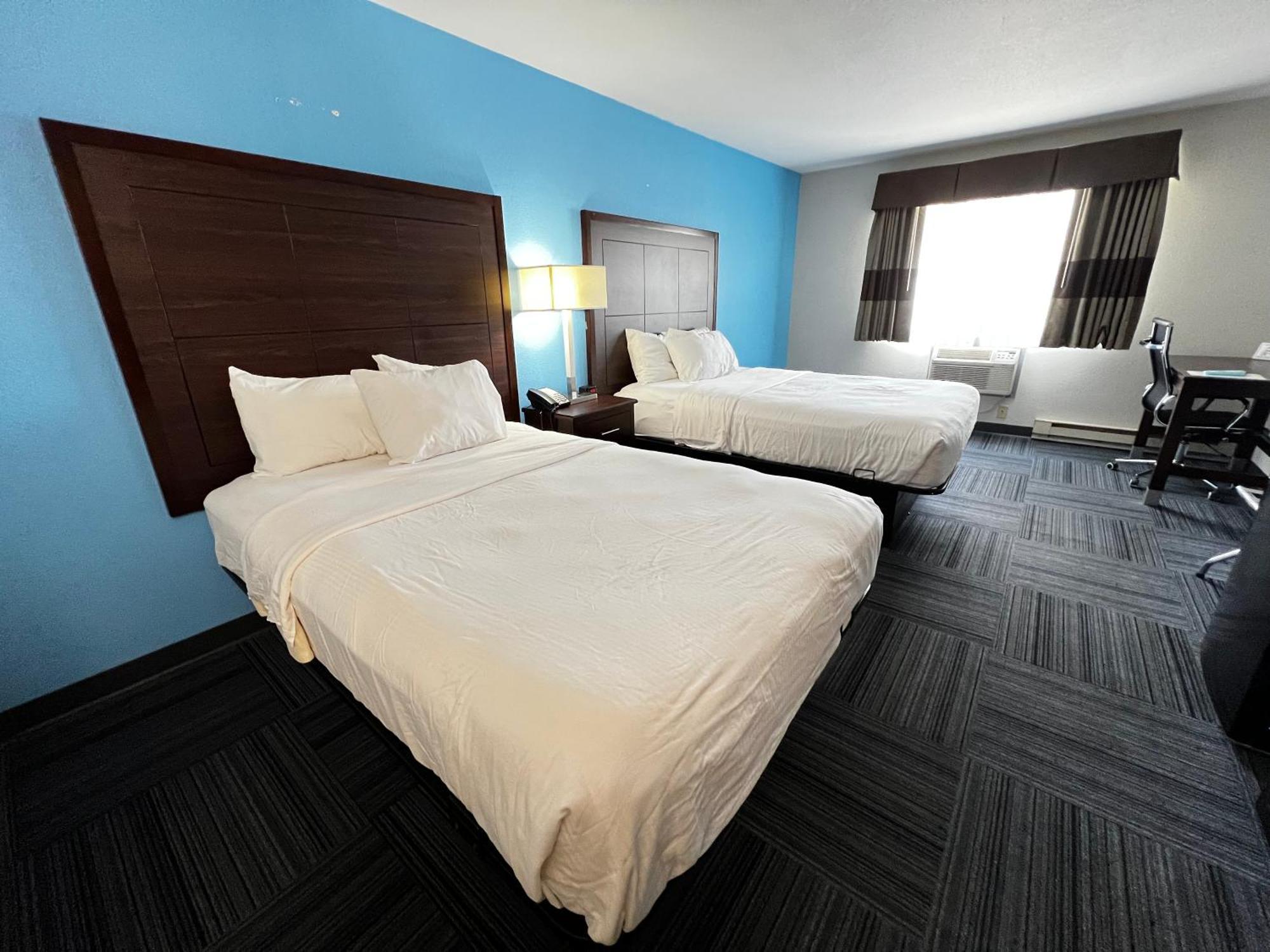 Baymont By Wyndham Marinette Hotel Bagian luar foto